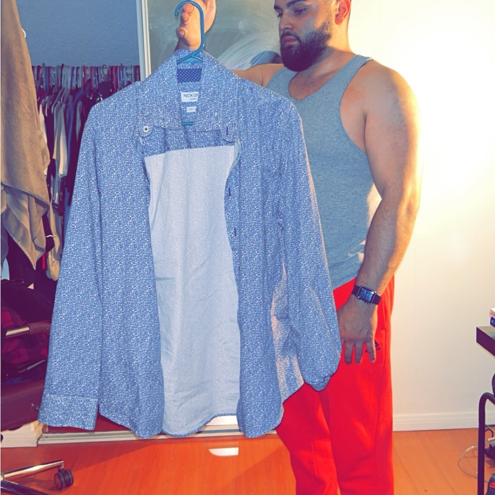 Button up - Picture 2 of 3